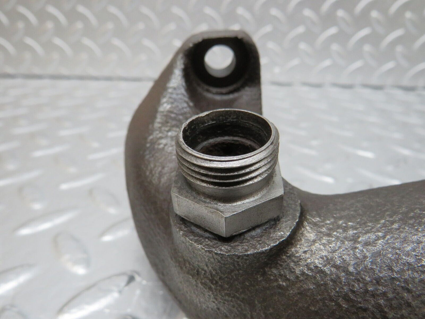 34637 Mercedes-Benz C126 380SEC Exhaust Manifold Left 1161420502 1161420802