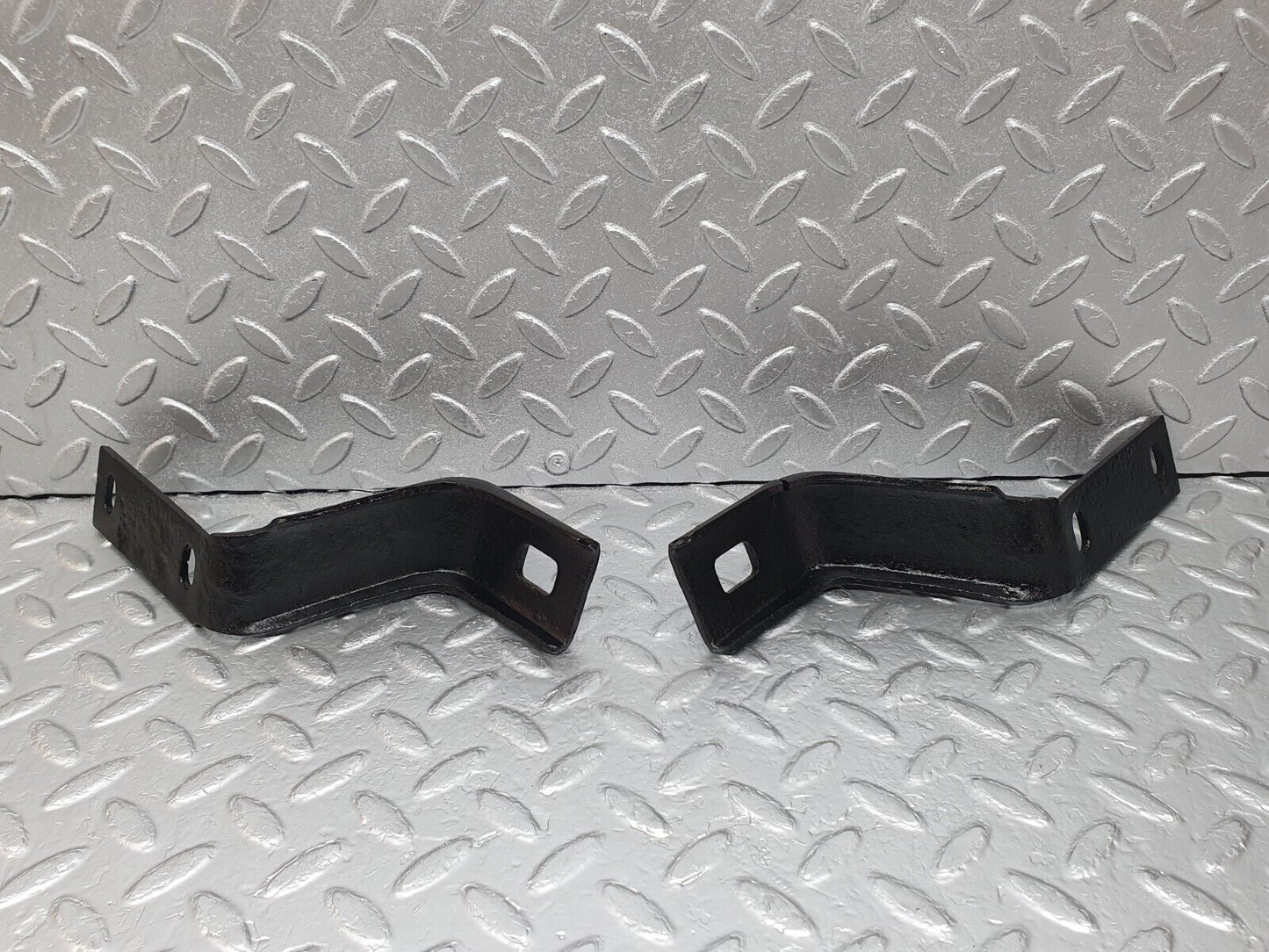 44220 Mercedes-Benz C123 230CE Coupe Rear Bumper Bracket