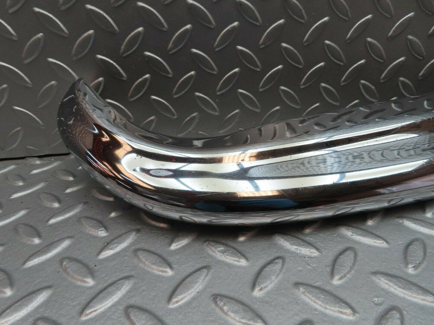 10624 Mercedes-Benz W108 Rear Left Upper Bumper Corner
