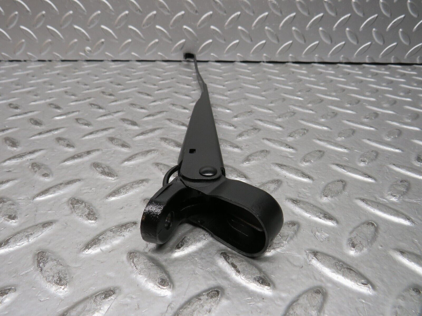 28769 Mercedes-Benz W123 230E Wiper Arm Bosch Left Side