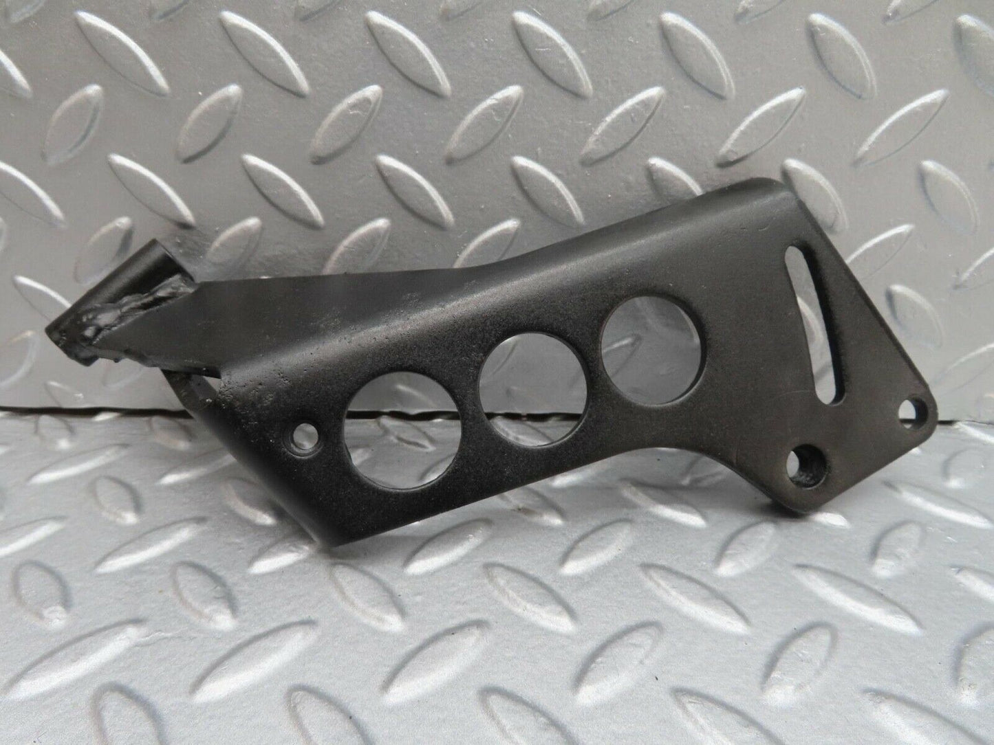 15972 Mercedes-Benz W123 280E Power Steering Pump Bracket