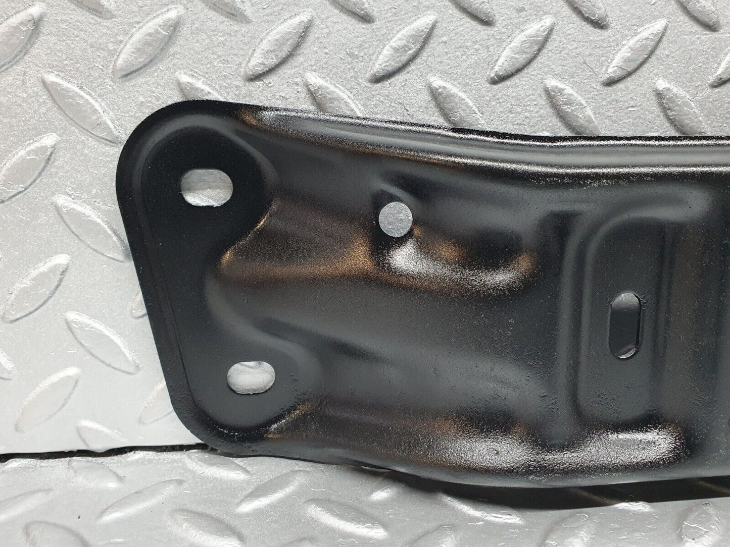 41148 Mercedes-Benz W126 300SE Gearbox Mount Bracket