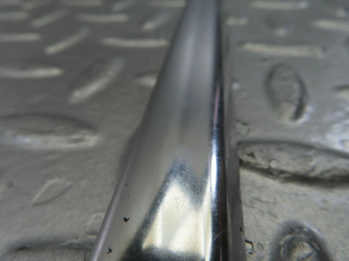 10816 Mercedes-Benz W123 230E Front Left Door Chrome Moulding Trim