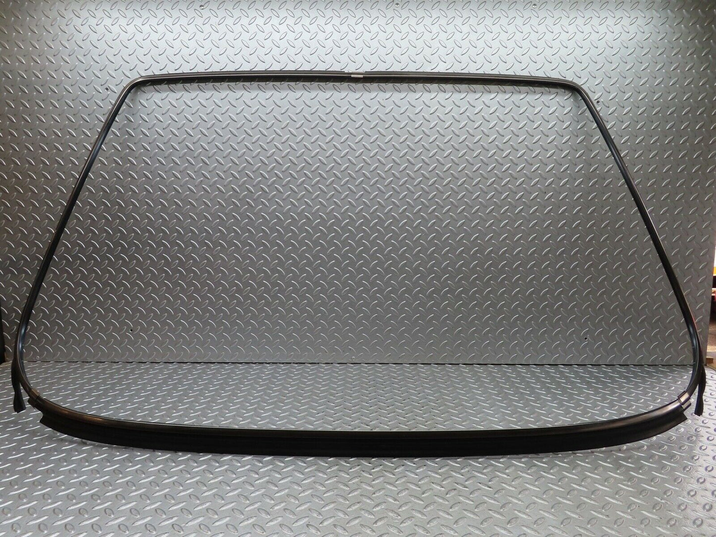19731 Mercedes-Benz C140 CL420 Coupe Rear Windscreen Frame
