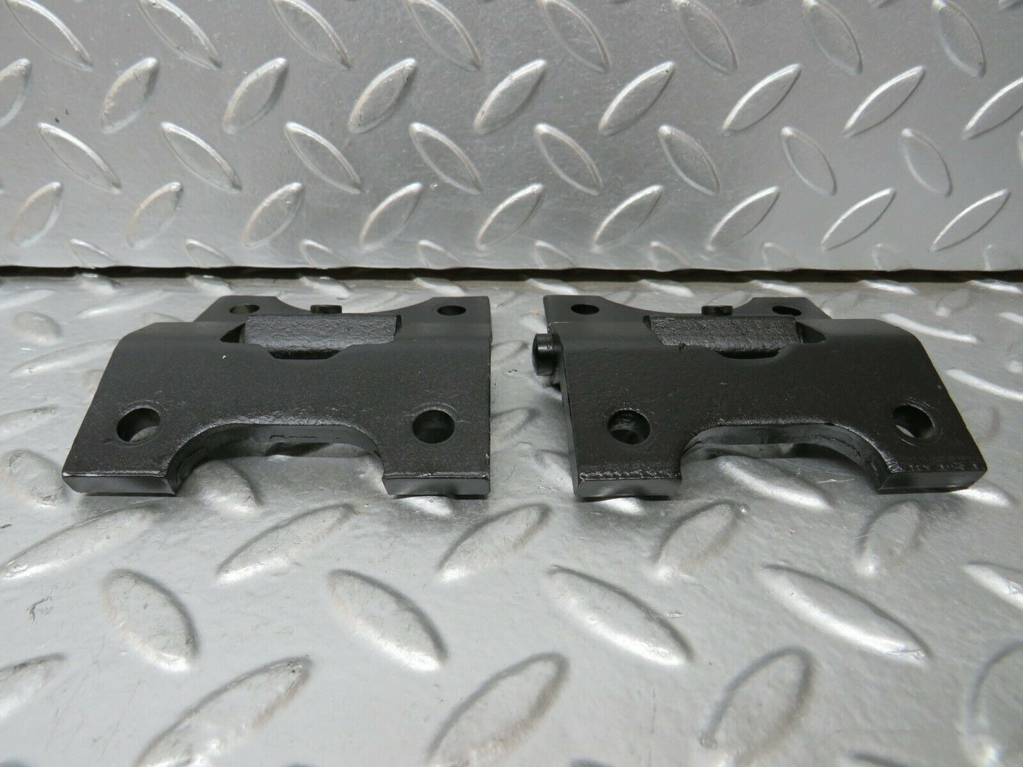 23889 Mercedes-Benz C107 450SLC Coupe Door Hinge Right Pair