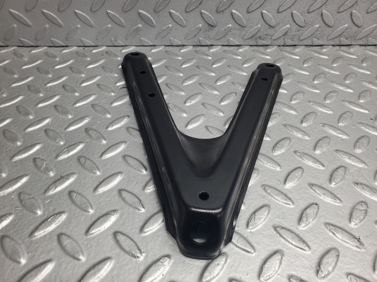 W124 Wagon air intake manifold bracket used OEM