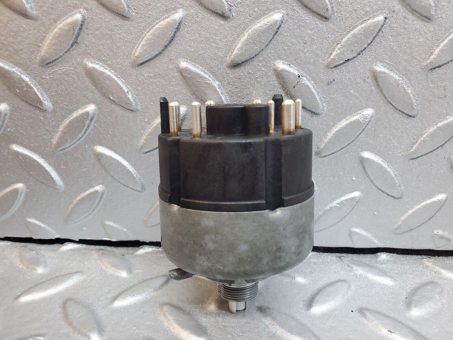 44730 Mercedes-Benz W124 220E Headlight Switch 0005456004