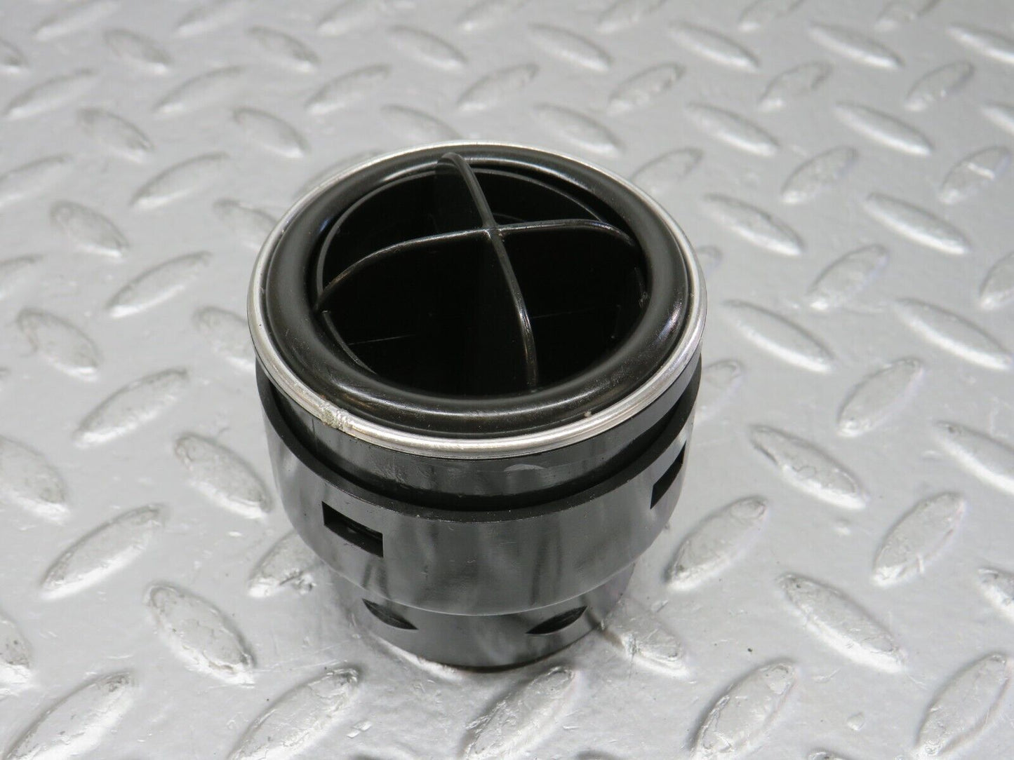 32746 Mercedes-Benz C107 R107 Dashboard Air Vent