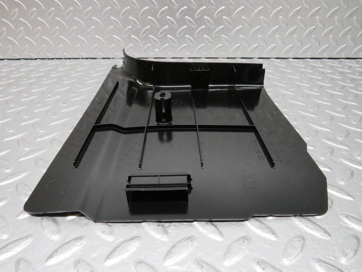33291 Mercedes-Benz W202 C180 Front Right Kick Panel Black 2026800483