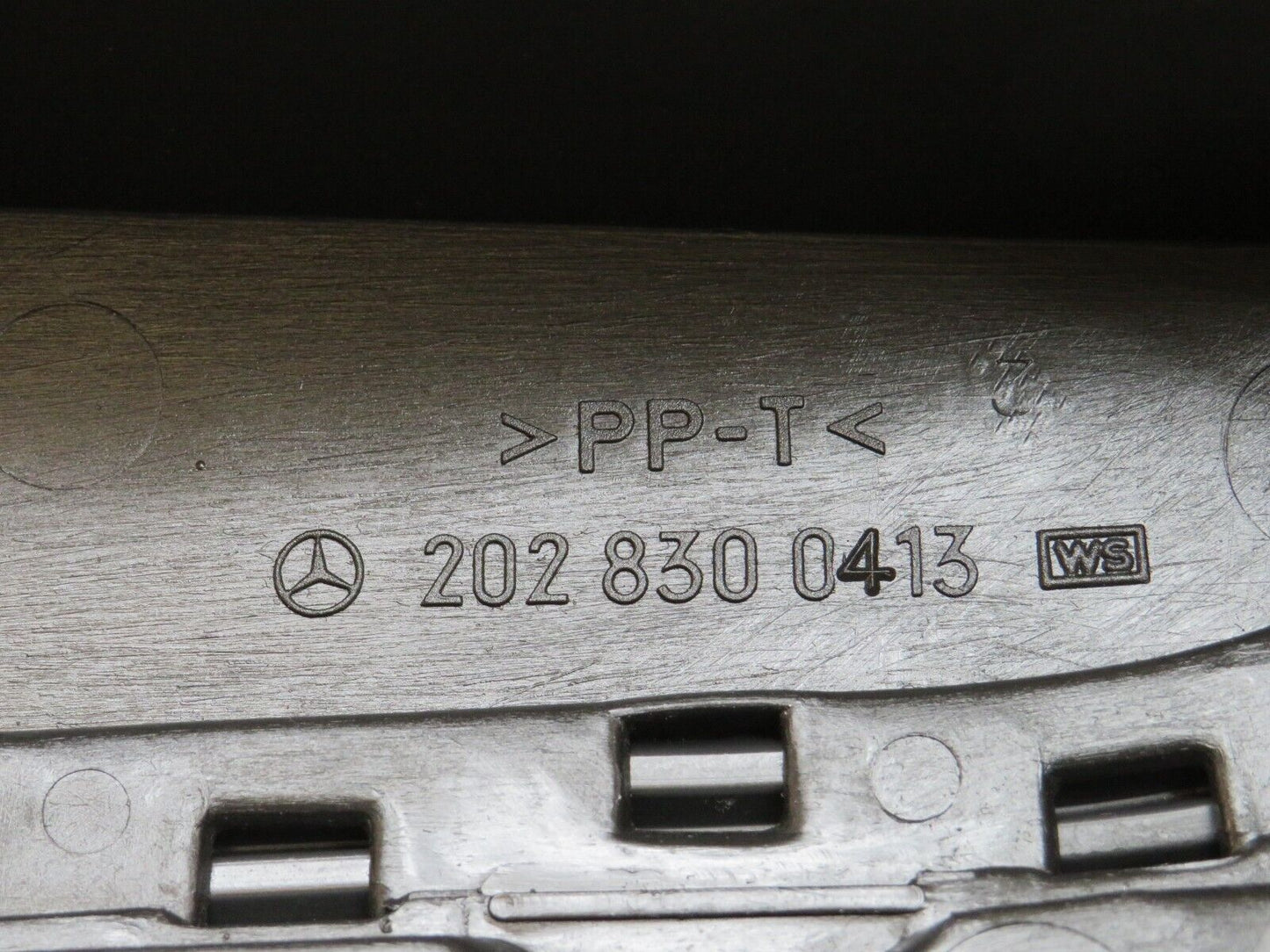 33513 Mercedes-Benz W202 C180 Water Drain 2028300413 2028300613