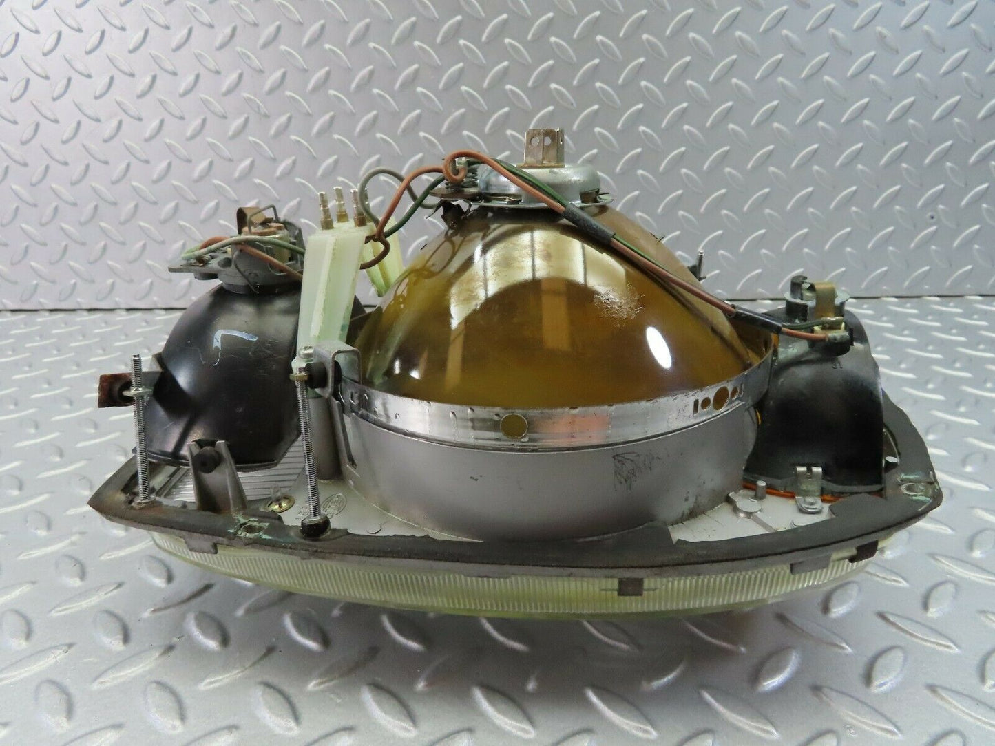 7822 Mercedes-Benz W115 220D Headlight Bosch Left/Right 1305314910