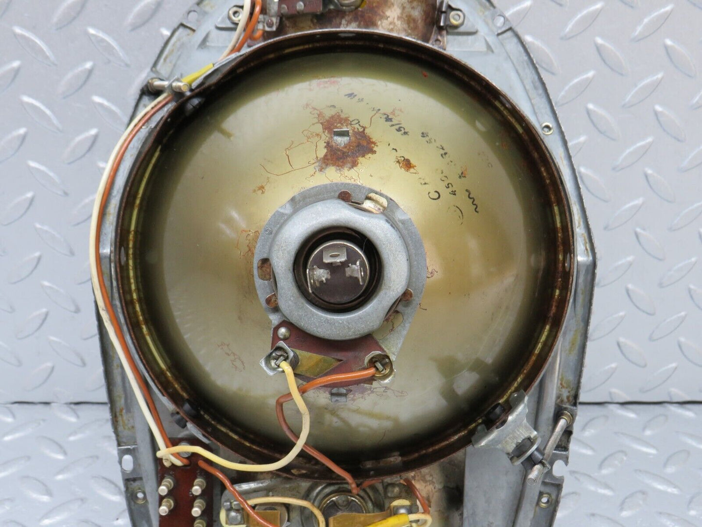 35864 Mercedes-Benz W108 Headlight Bosch 1305630023