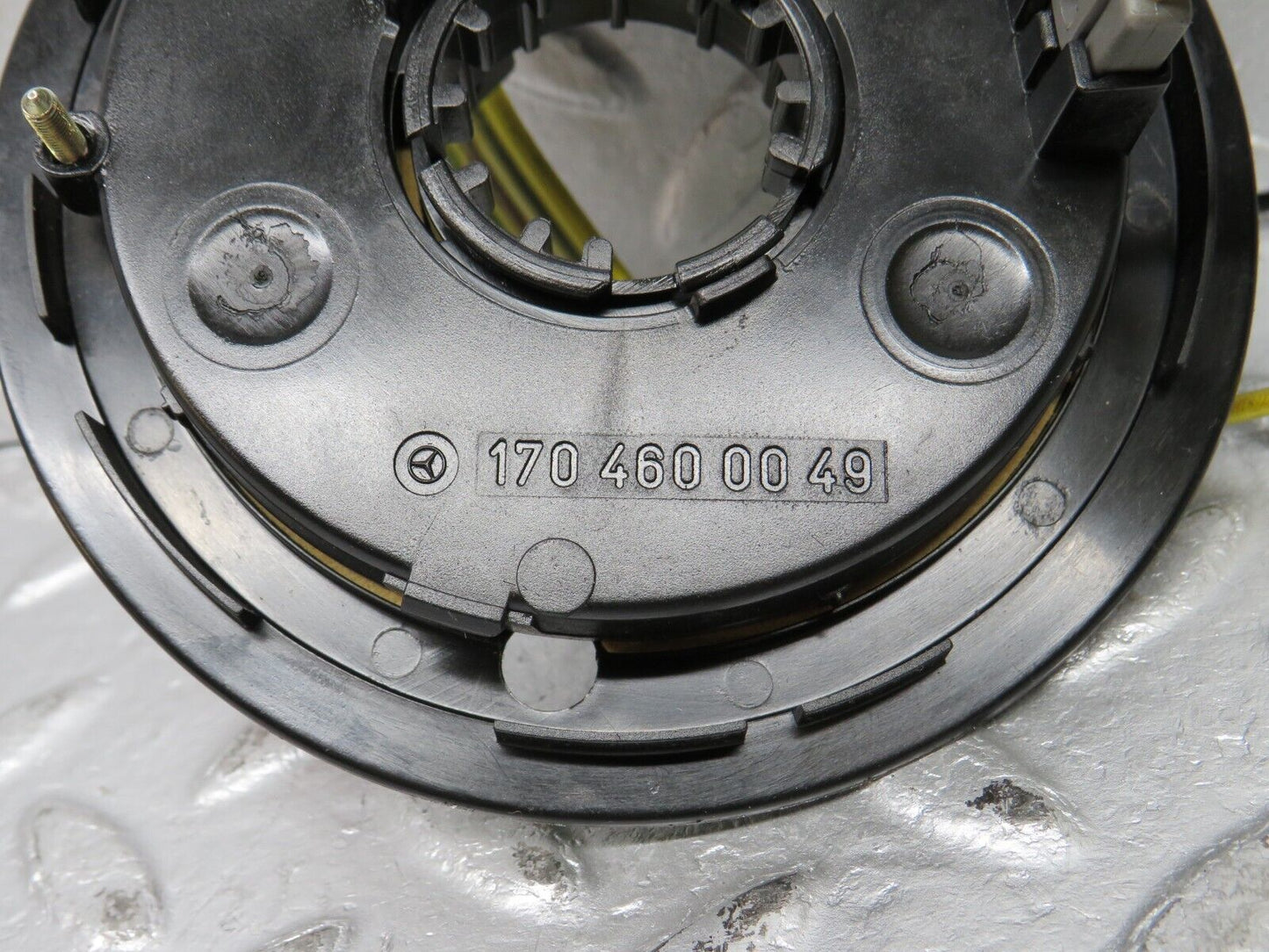 39475 Mercedes-Benz R129 320SL Coupe Steering Wheel Contact Plate 1704600049