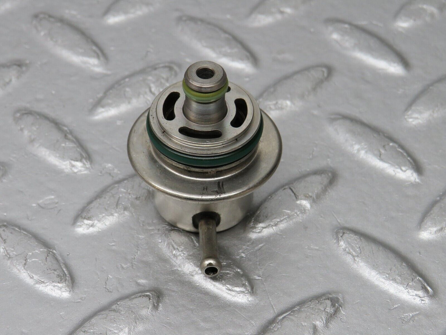 38567 Mercedes-Benz R129 280SL Coupe Fuel Pressure Regulator Bosch 0000781489