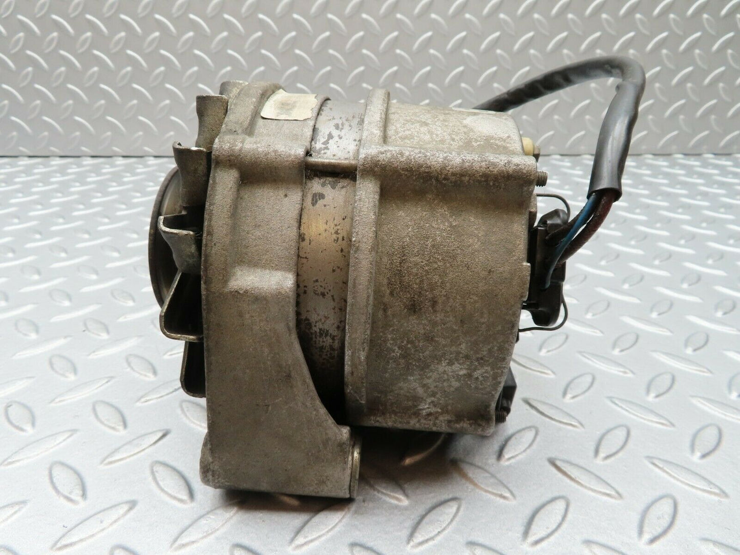 3915 Mercedes-Benz S123 200T Wagon Alternator 0120489918