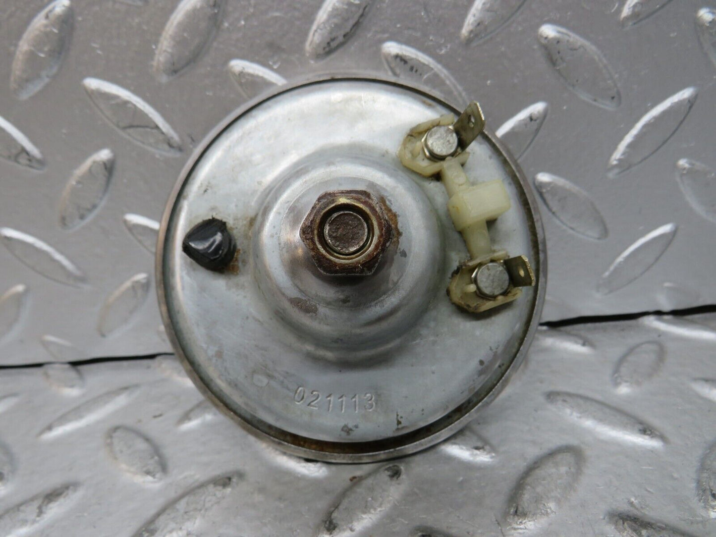 28838 Mercedes-Benz W123 230E Horn 021113