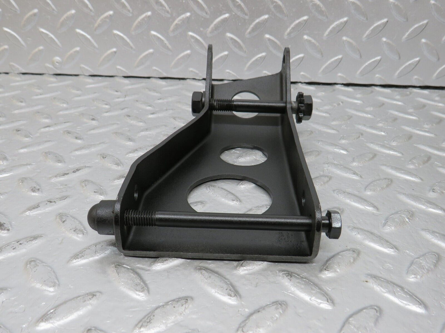 34587 Mercedes-Benz C126 380SEC Coupe Alternator Generator Bracket