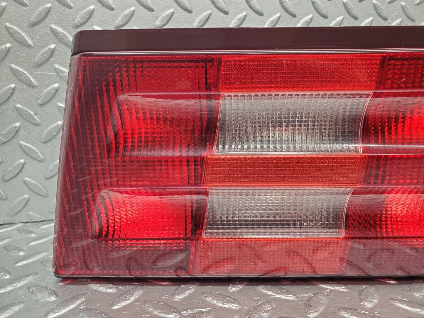 46859 Mercedes-Benz R129 320SL Coupe Tail Light Right Side 1298203864