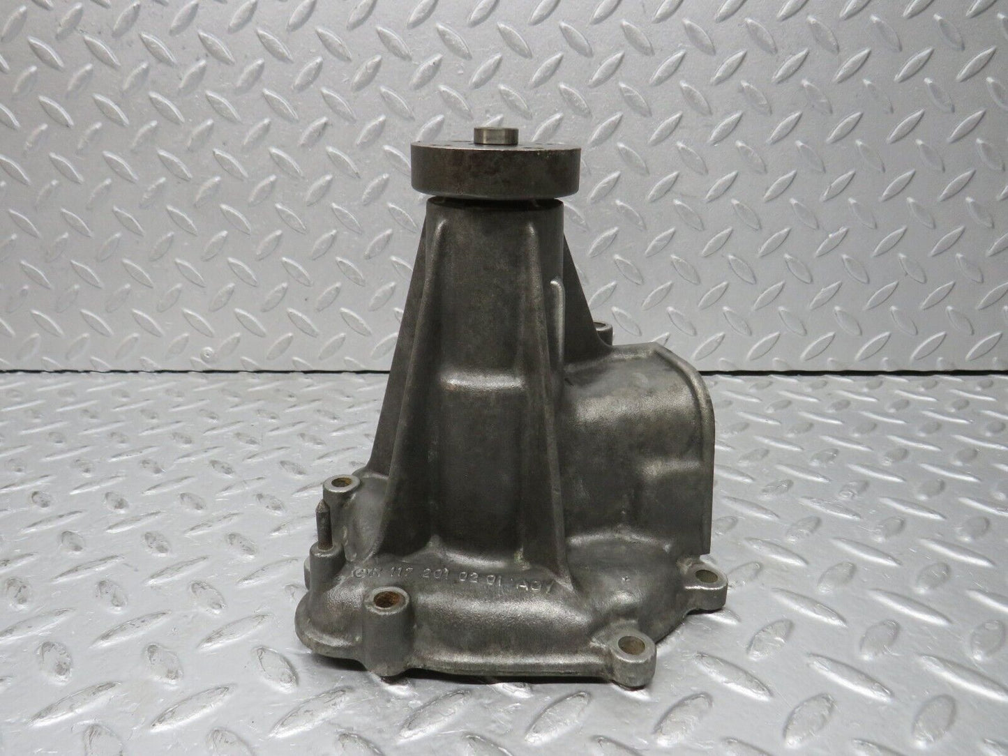 37641 Mercedes-Benz W109 300SEL Water Pump 1172010201 1162010207