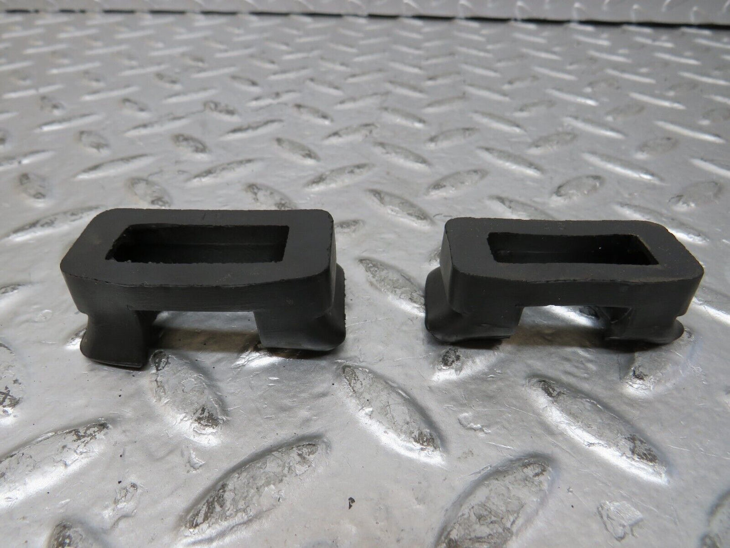 26499 Mercedes-Benz C124 220CE Door Check Strap Rubber Seal Pair 2017270430