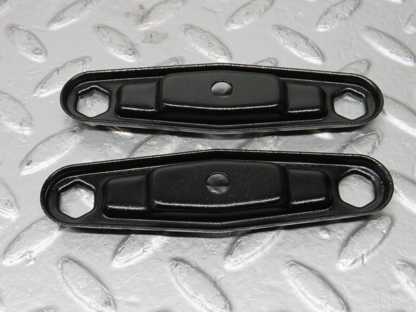 33774 Mercedes-Benz W201 190E Fuel Injector Bracket