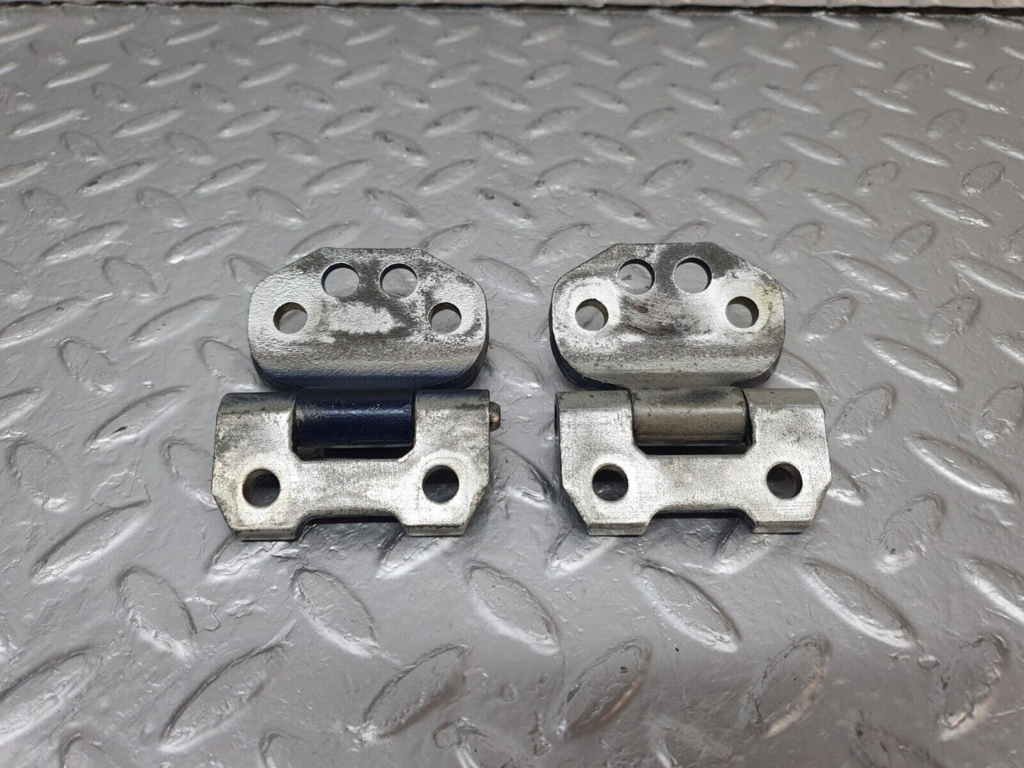 42317 Mercedes-Benz R129 320SL Coupe Door Hinge Right Side