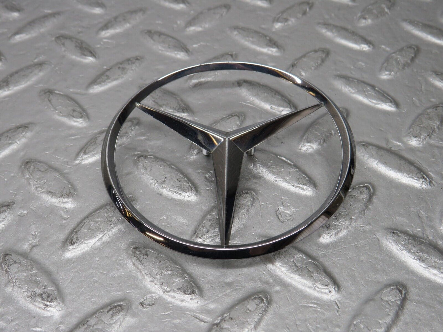 37760 Mercedes-Benz A124 320E Cabriolet Trunk Lid Badge Emblem 2017580158