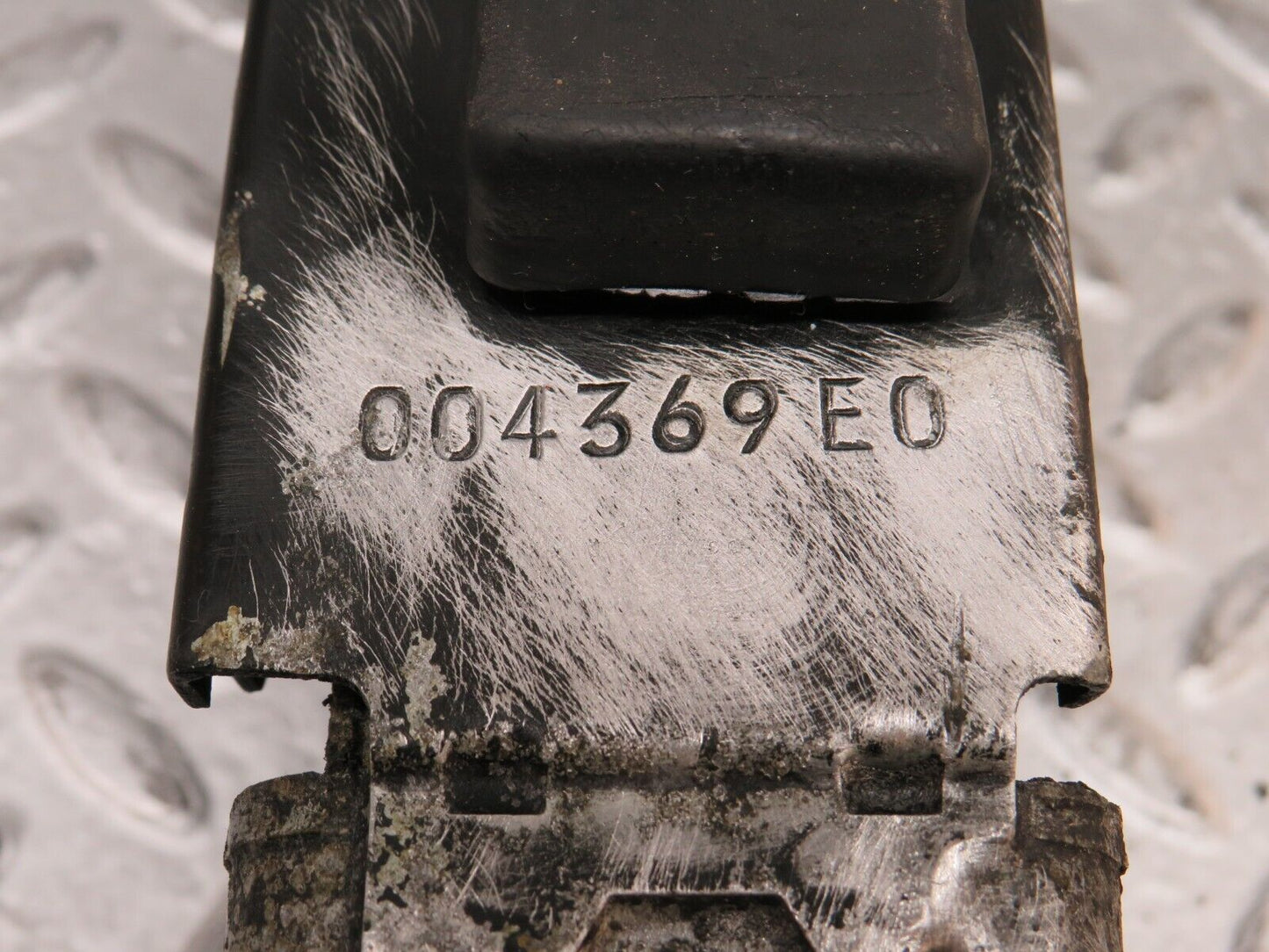 37406 Mercedes-Benz W109 300SEL Oil Cooler Radiator Behr 1161800065