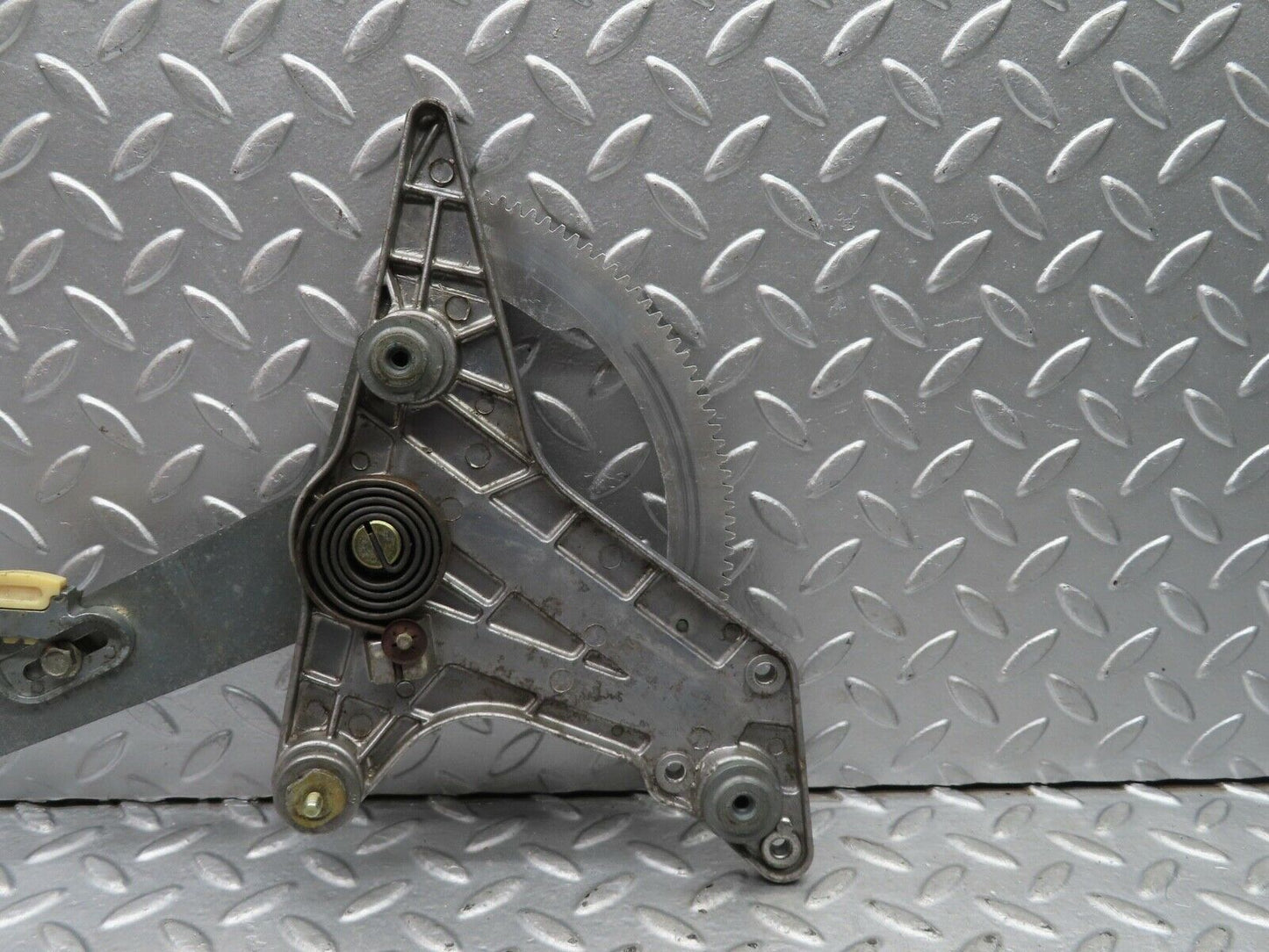 21437 Mercedes-Benz W126 300SE Rear Left Door Window Regulator 1267350111