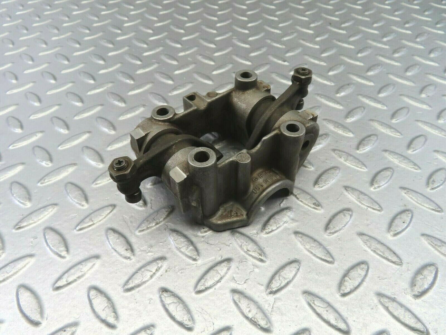 10073 Mercedes-Benz C123 230CE Coupe Rocker Arms Camshaft Bearing Block 1020510010