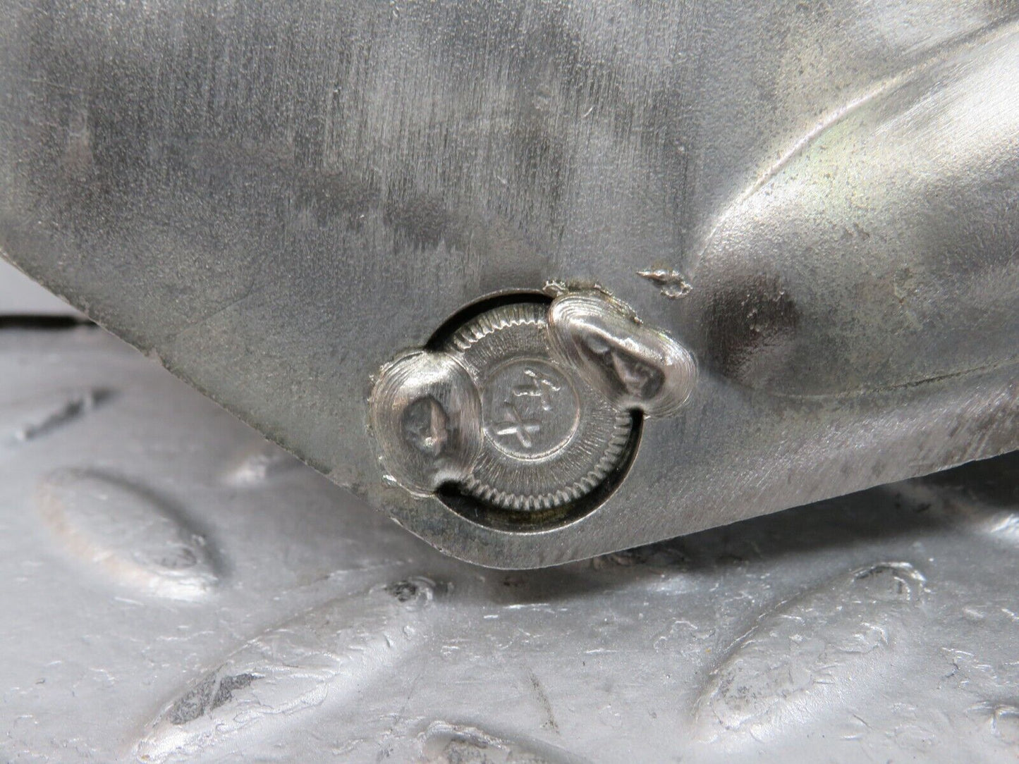 0064 Mercedes-Benz W116 350SE Power Steering Pump Bracket