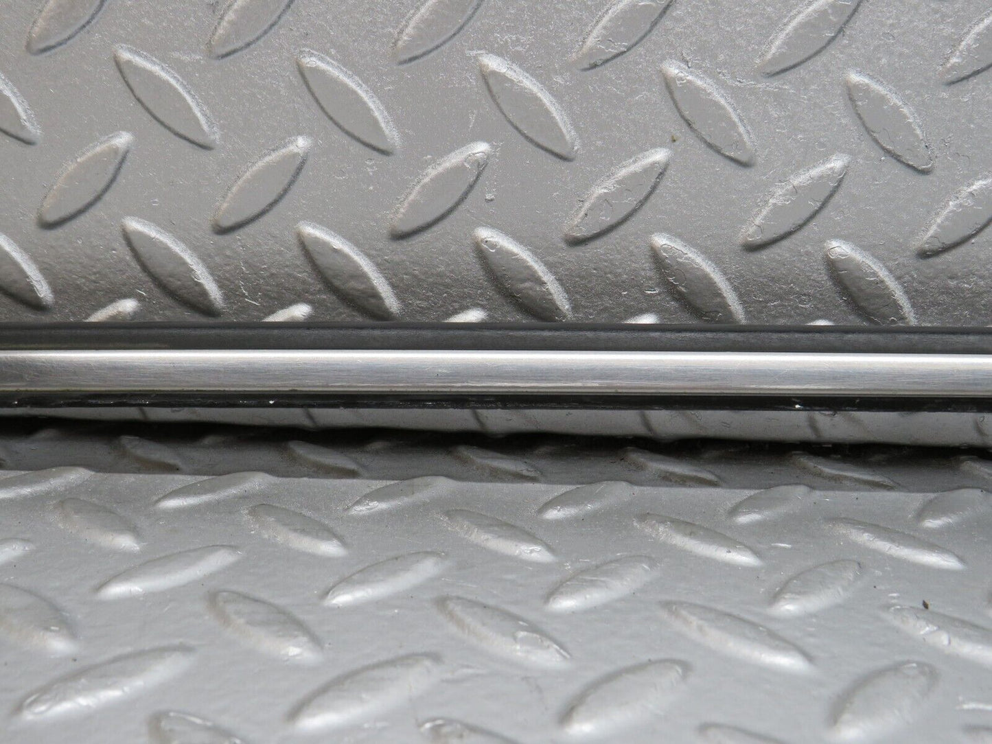 40637 Mercedes-Benz W123 300D Trunk Boot Lid Chrome Moulding Trim