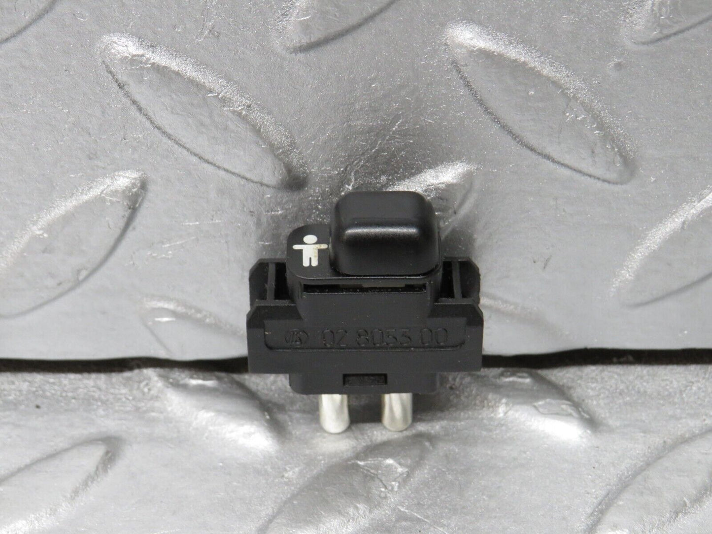 38140 Mercedes-Benz A124 320E Cabriolet Child Lock Control Switch 1248204910