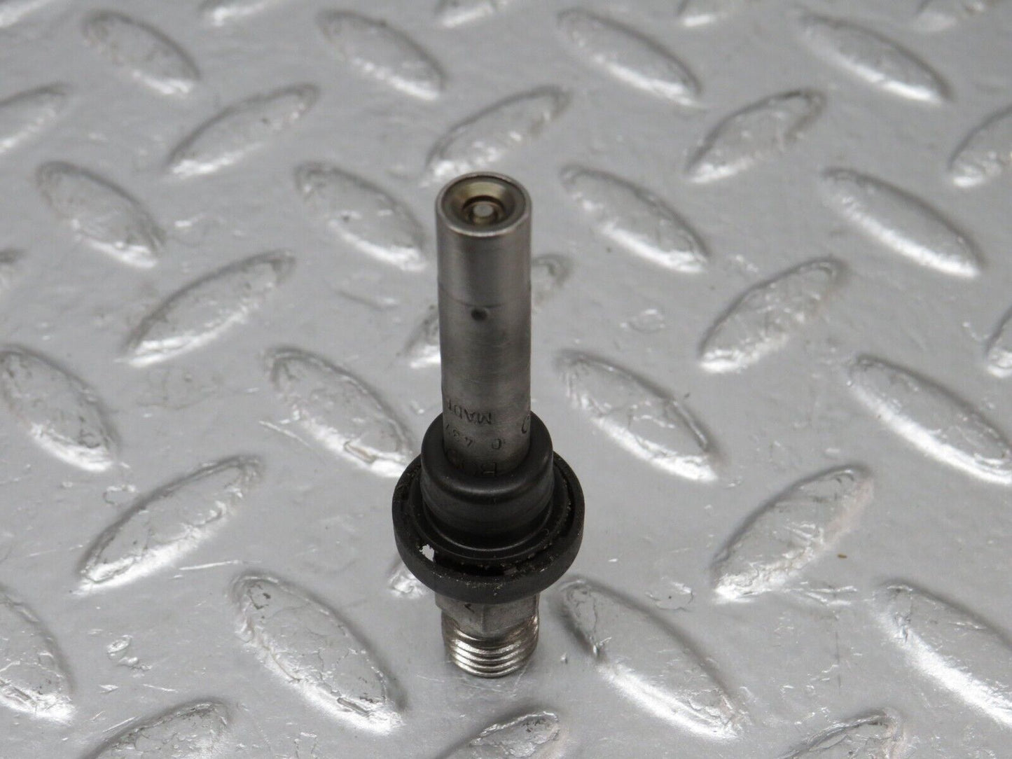 34124 Mercedes-Benz W124 260E Fuel Injector Bosch 0437502010
