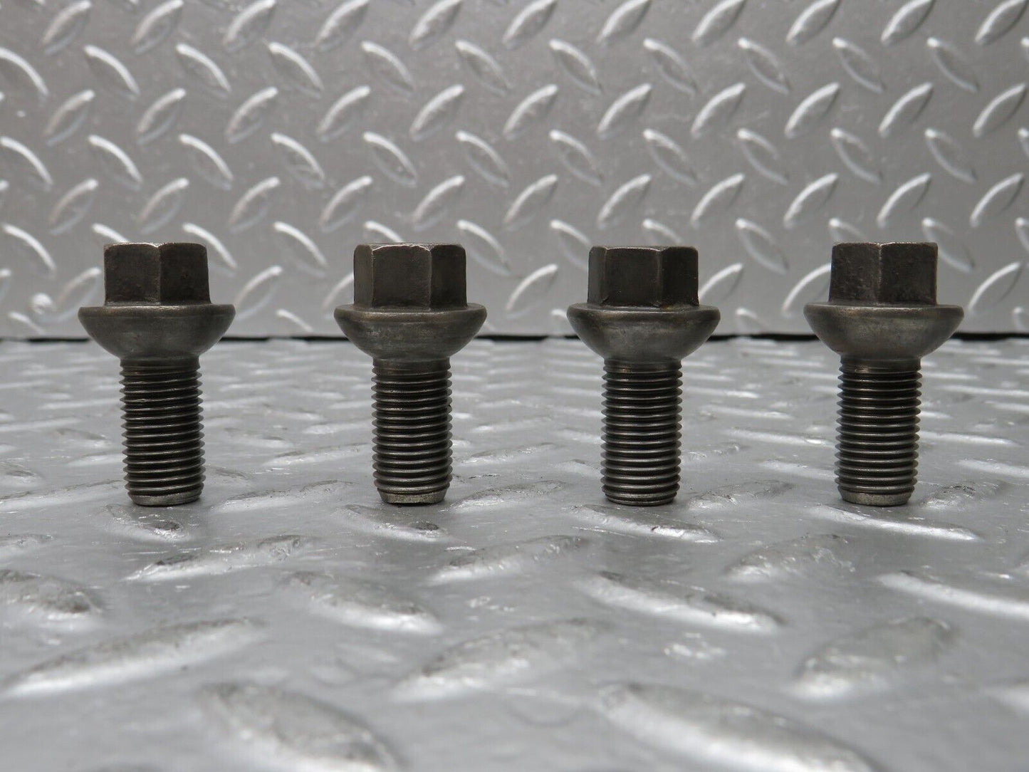 30092 Porsche 924 Alloy Wheel Lug Bolts Set M12x1.5