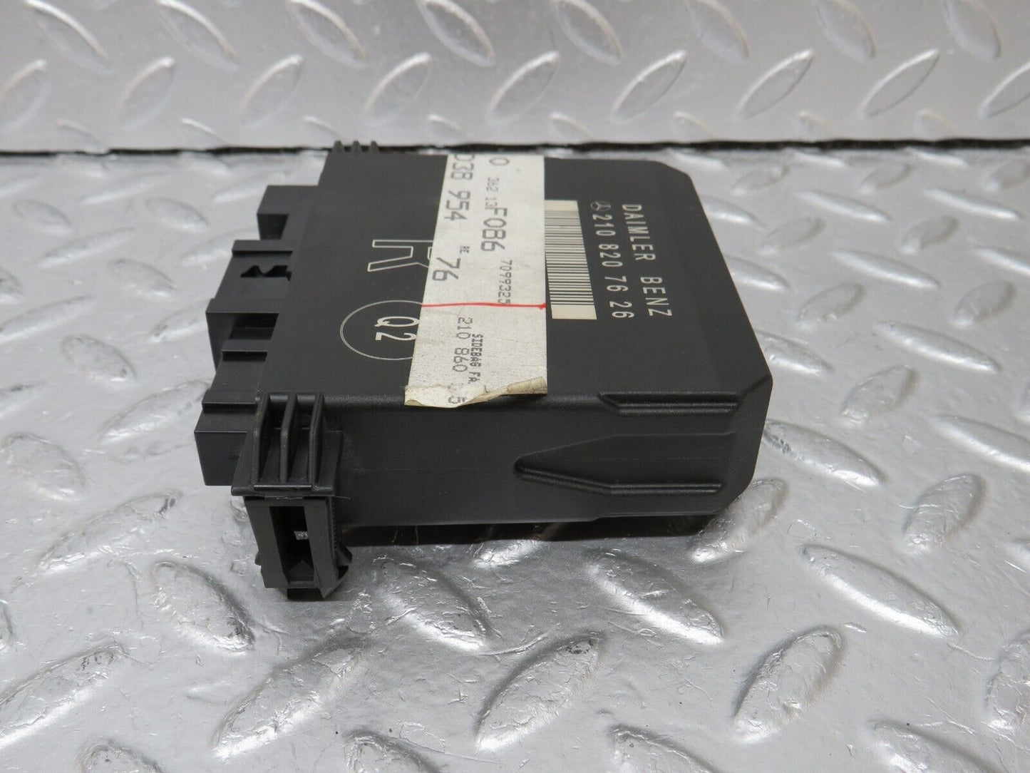 34759 Mercedes-Benz W210 320E Door Control Unit Front Right 2108207626