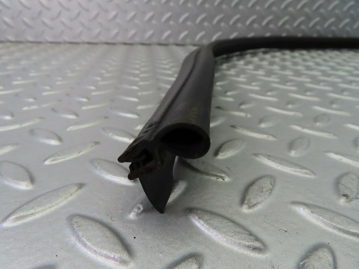 7771 Mercedes-Benz S123 230TE Wagon Firewall Rubber Seal