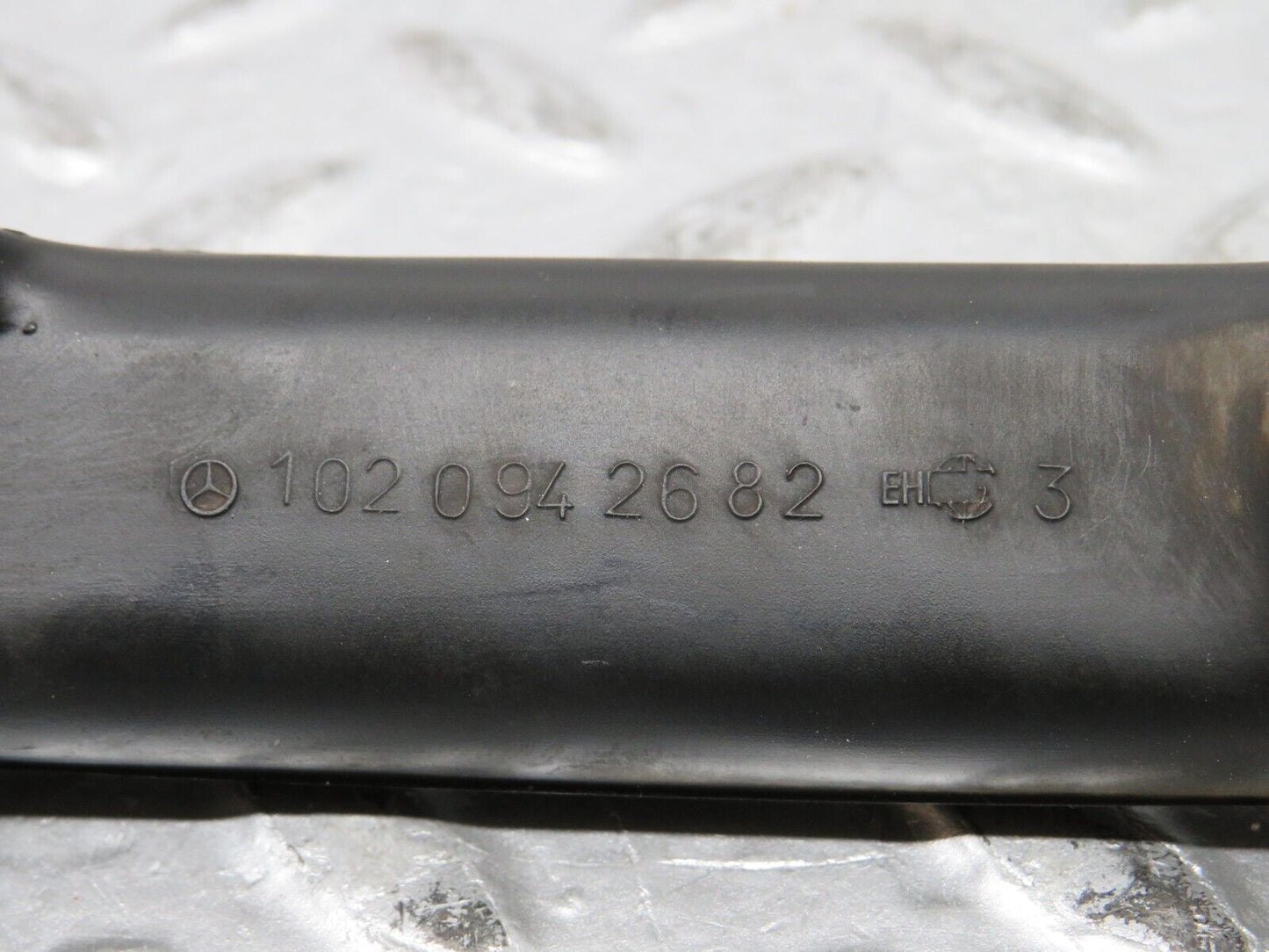 31975 Mercedes-Benz W123 230E Crankcase Breather Pipe 1020942682