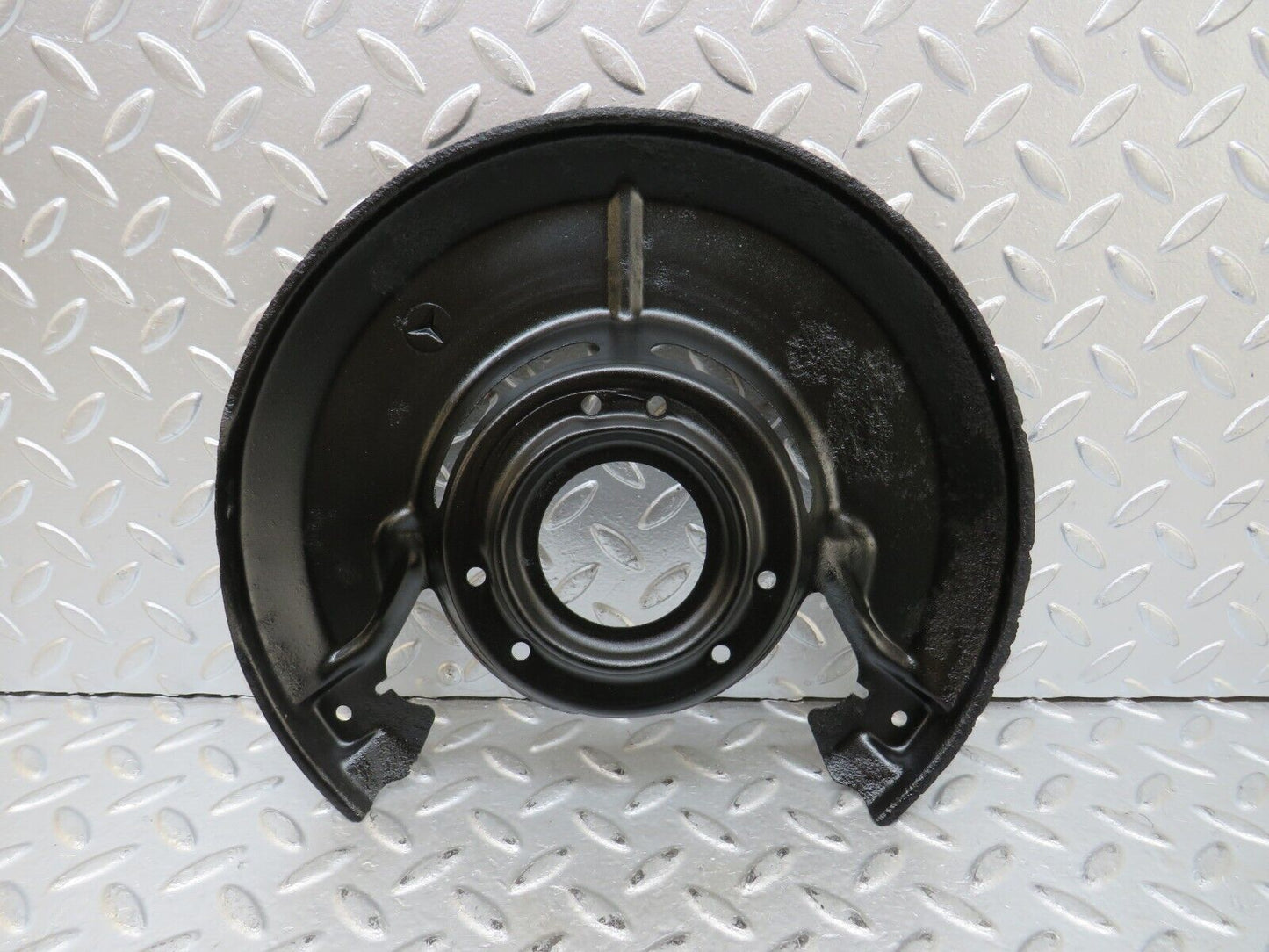 27369 Mercedes-Benz W123 280E Front Wheel Hub brake Protection Plate