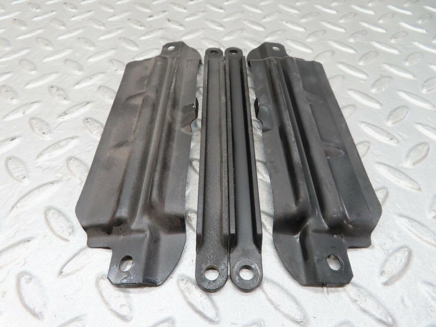16478 Mercedes-Benz W124 260E Seat Belt Guide Bracket