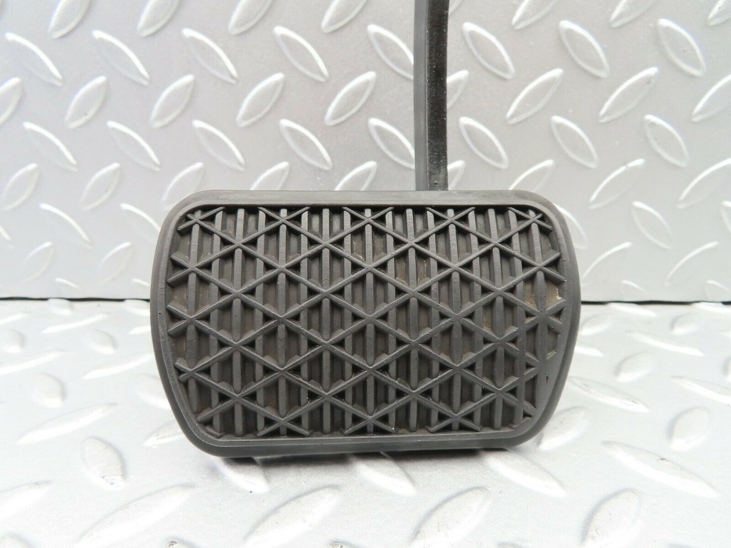 7188 Mercedes-Benz C107 350SLC Coupe Brake Pedal