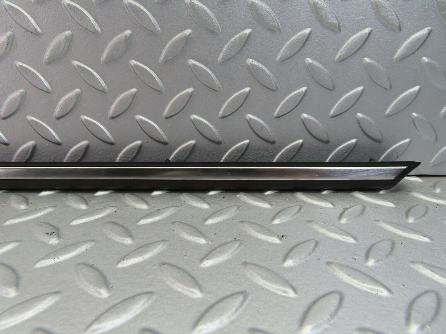 7685 Mercedes-Benz S123 230TE Wagon Centre Door Chrome Trim Rear Right