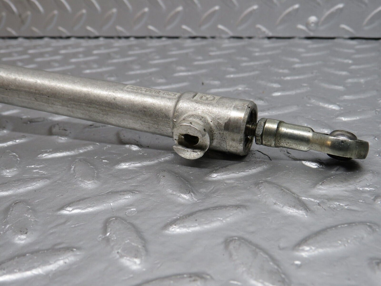 39796 Mercedes-Benz R129 320SL Coupe Roof Folding Hydraulic Cylinder 1298002072