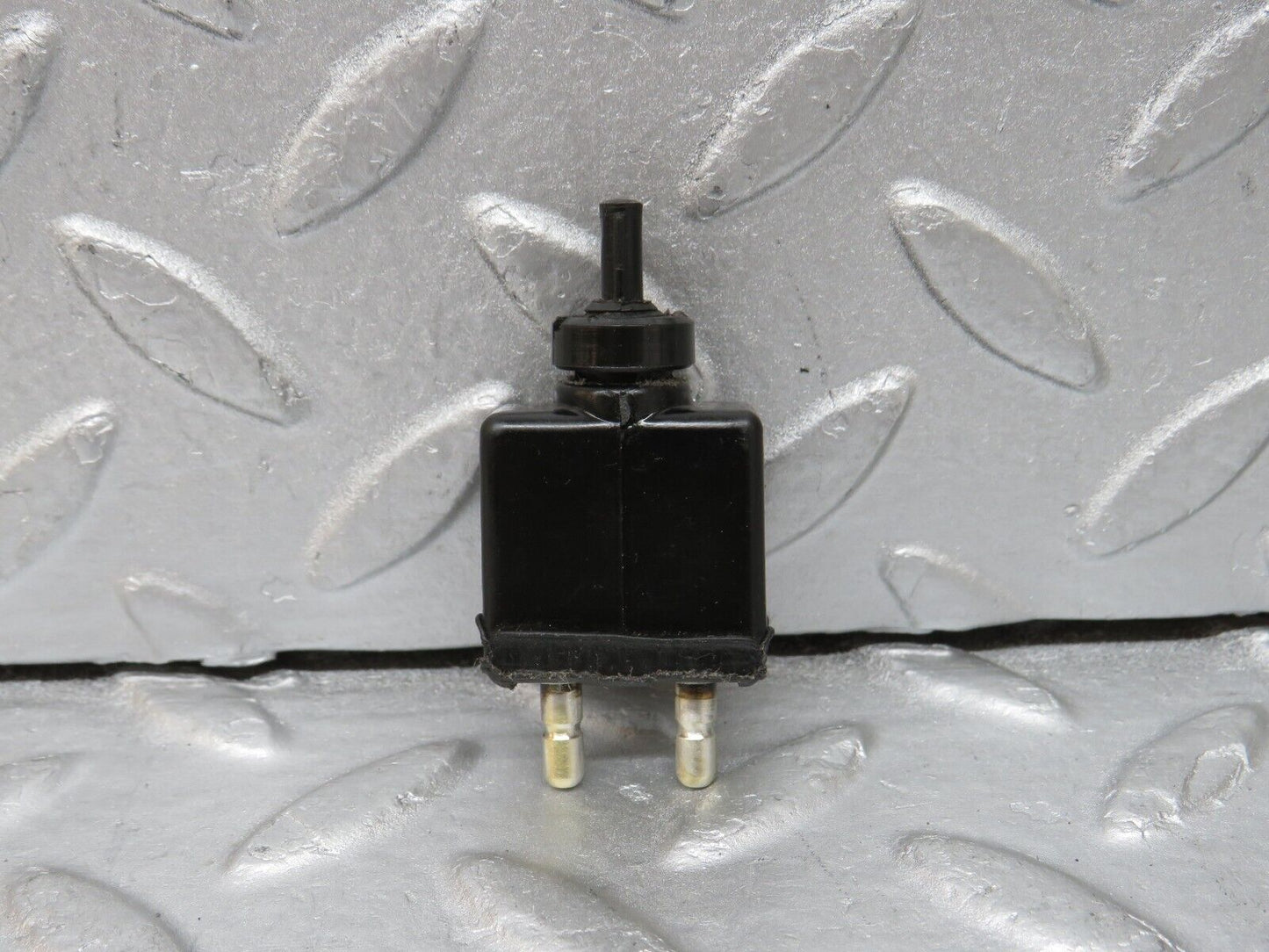 37524 Mercedes-Benz W109 300SEL Contact Switch ULO-79000