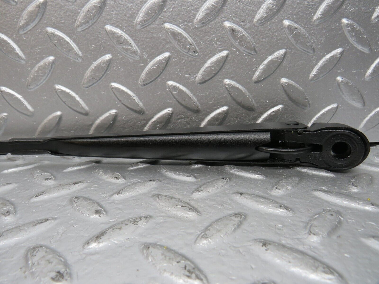 31160 Mercedes-Benz W123 200D Wiper Arm Bosch Right Side
