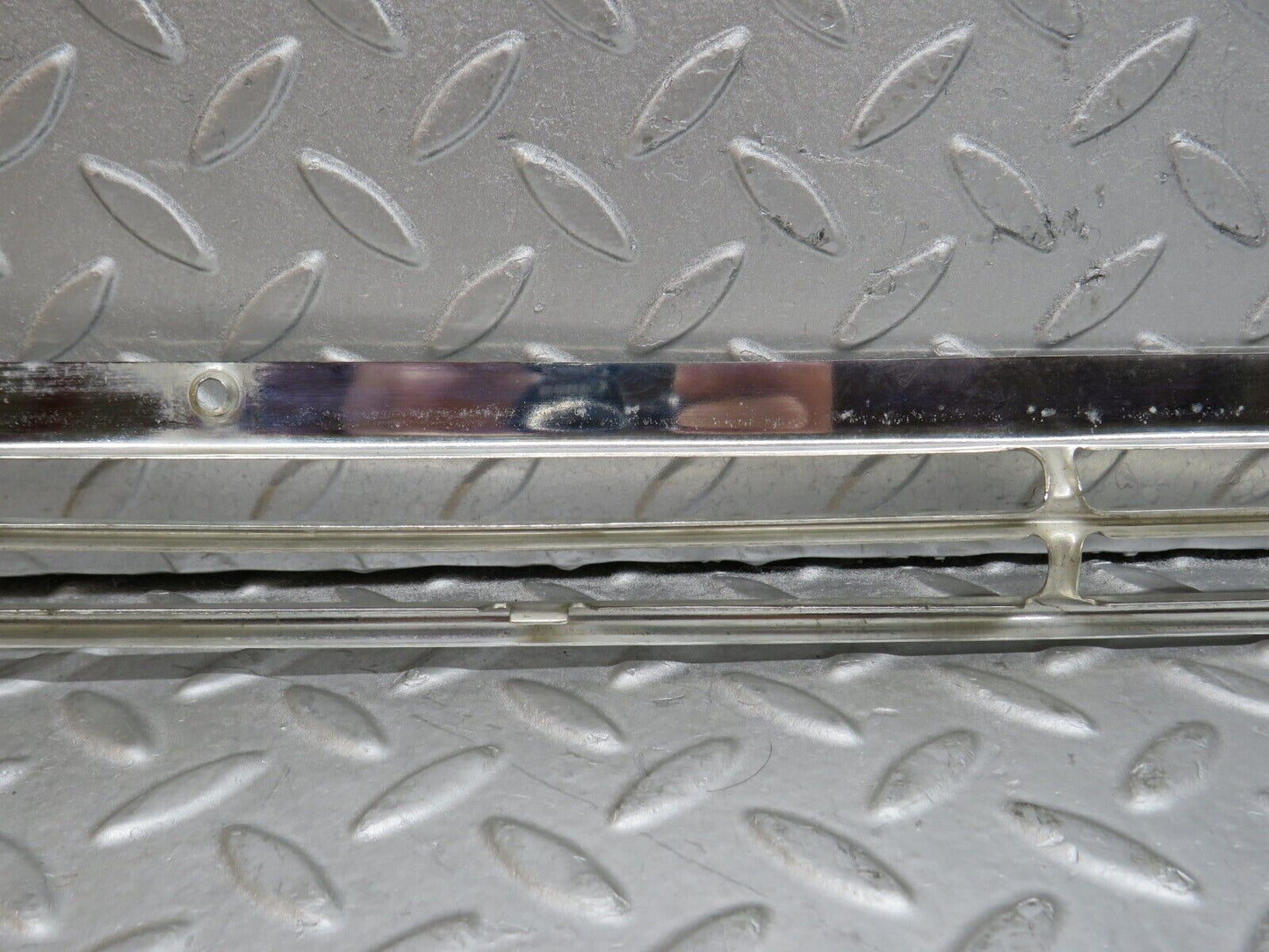 37373 Mercedes-Benz W109 300SEL Air Intake Chrome Grill