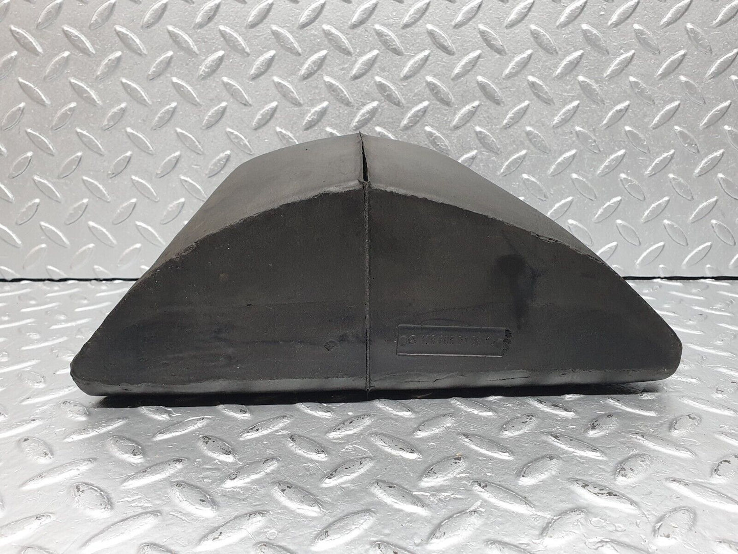 40960 Mercedes-Benz W126 300SE Central Locking Vacuum Pump Housing 1268050490