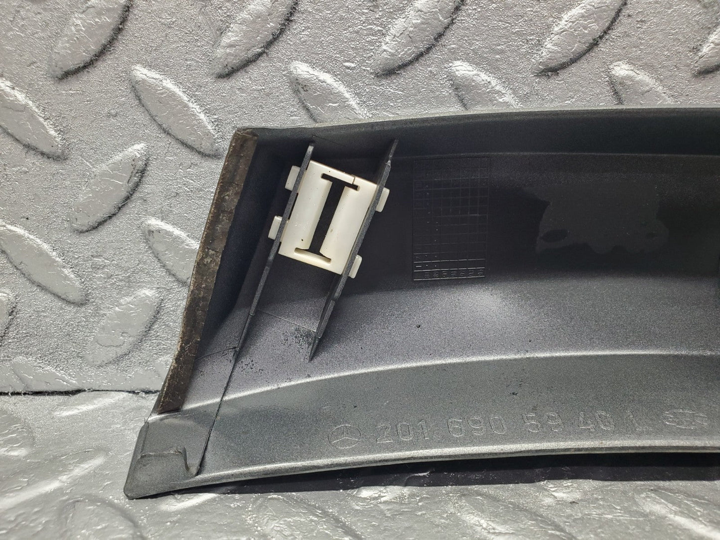 W201 Baby Benz front left fender wing moulding used OEM