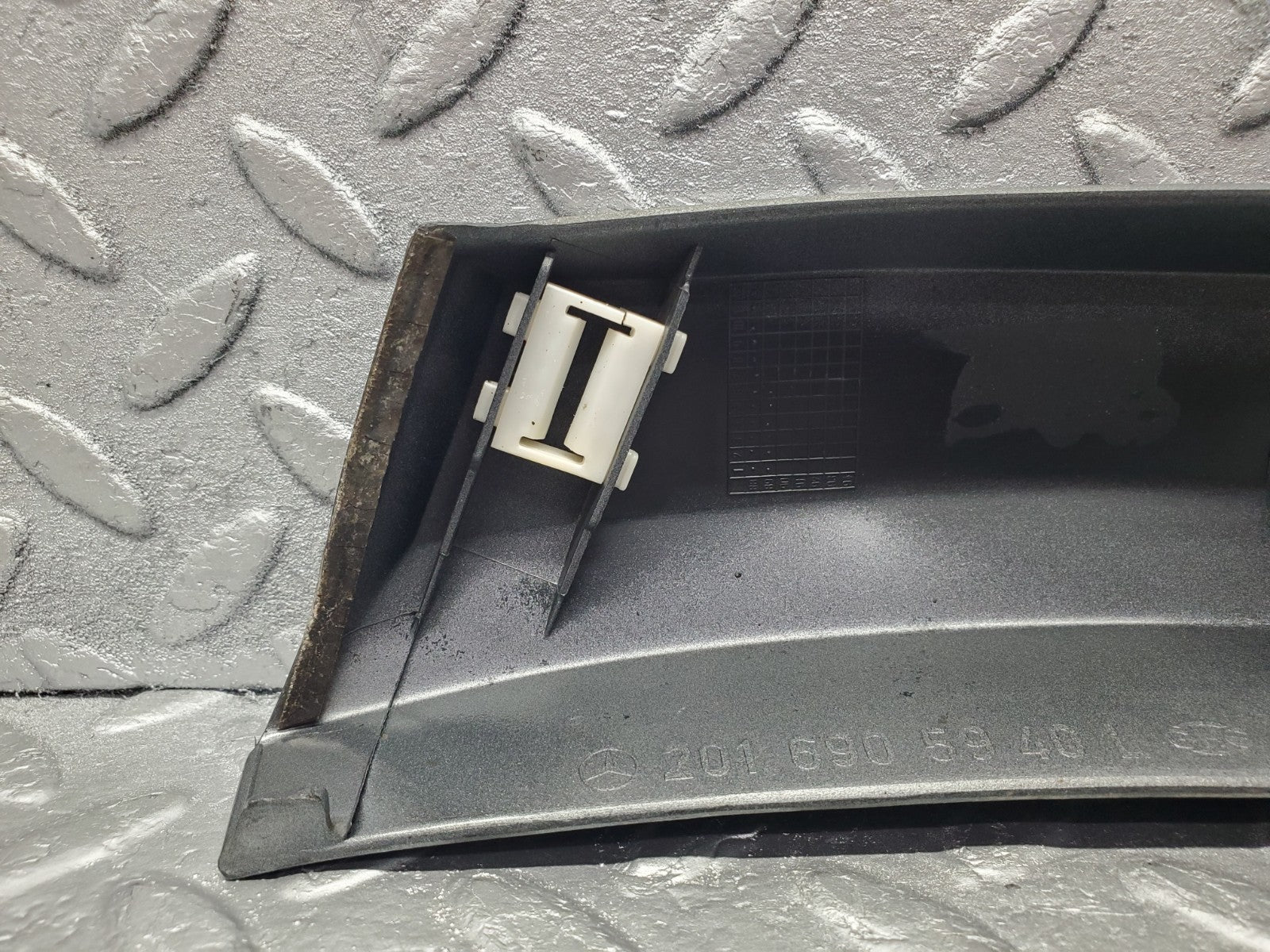 W201 Baby Benz front left fender wing moulding used OEM