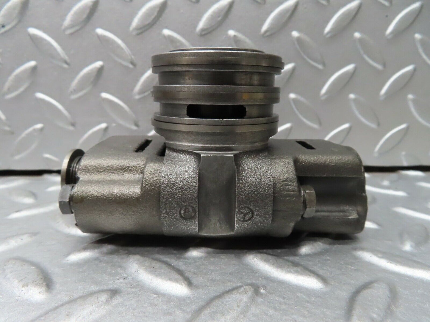 19768 Mercedes-Benz W123 722.122 Automatic Gearbox Governor 1152702174